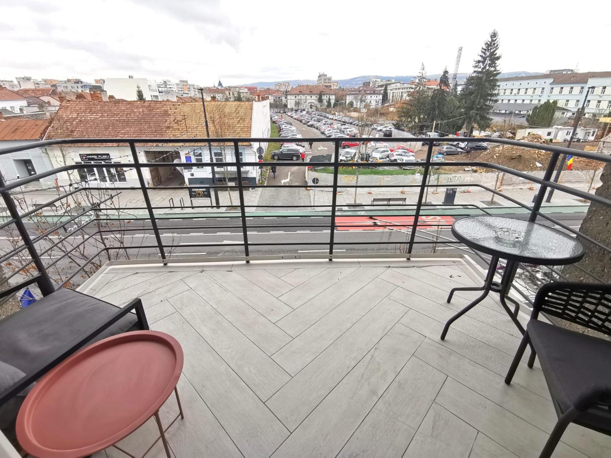 Urban Retreat Cluj Apartment ภายนอก รูปภาพ